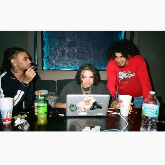 EA (feat. wifisfuneral)
